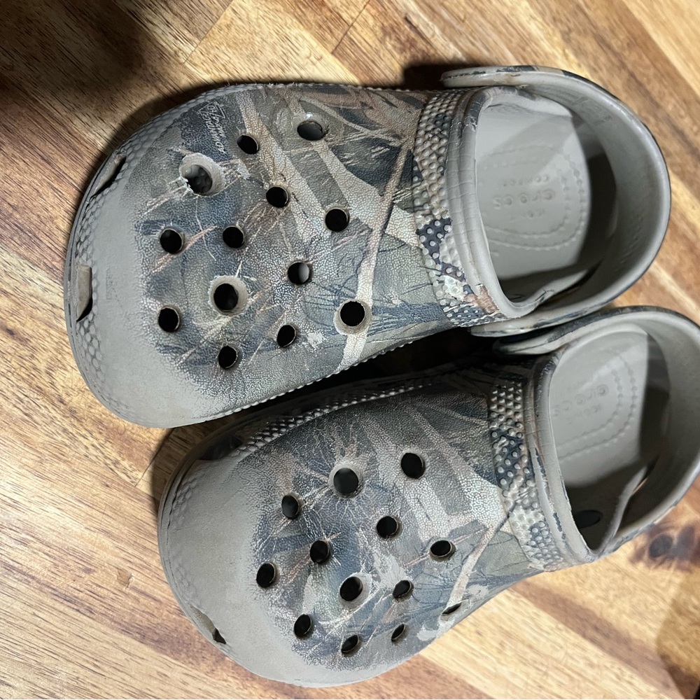 CROCS Kids Camo Classic Clog Sandals